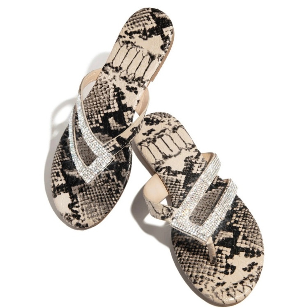 Women's flip-flop sandals